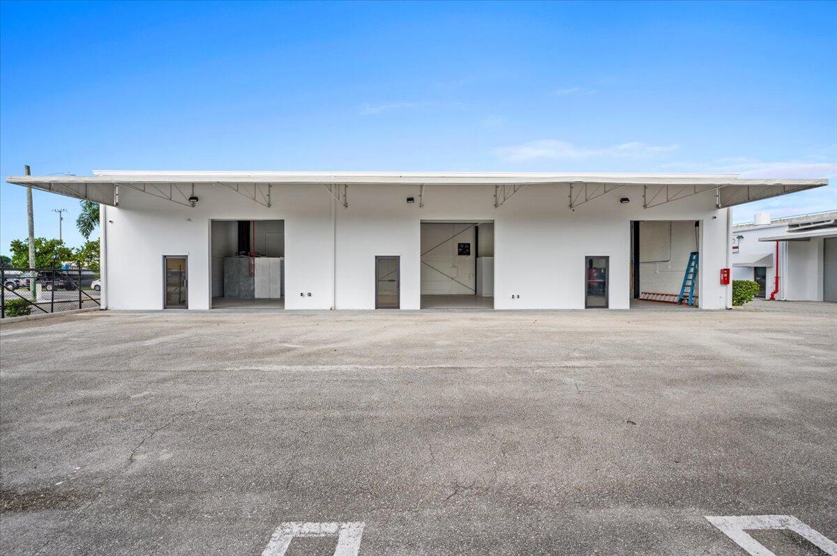 ESTATES OF SOUTH PALM BEA - Commercial Sale