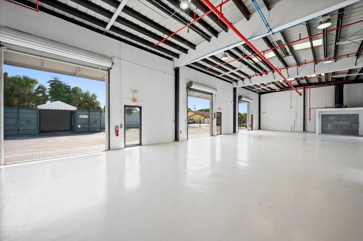 ESTATES OF SOUTH PALM BEA - Commercial Sale