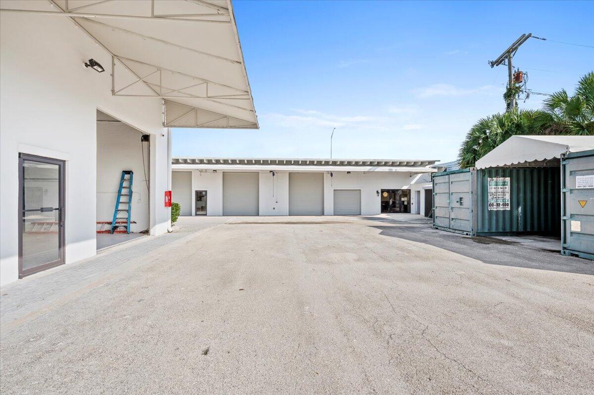ESTATES OF SOUTH PALM BEA - Commercial Sale
