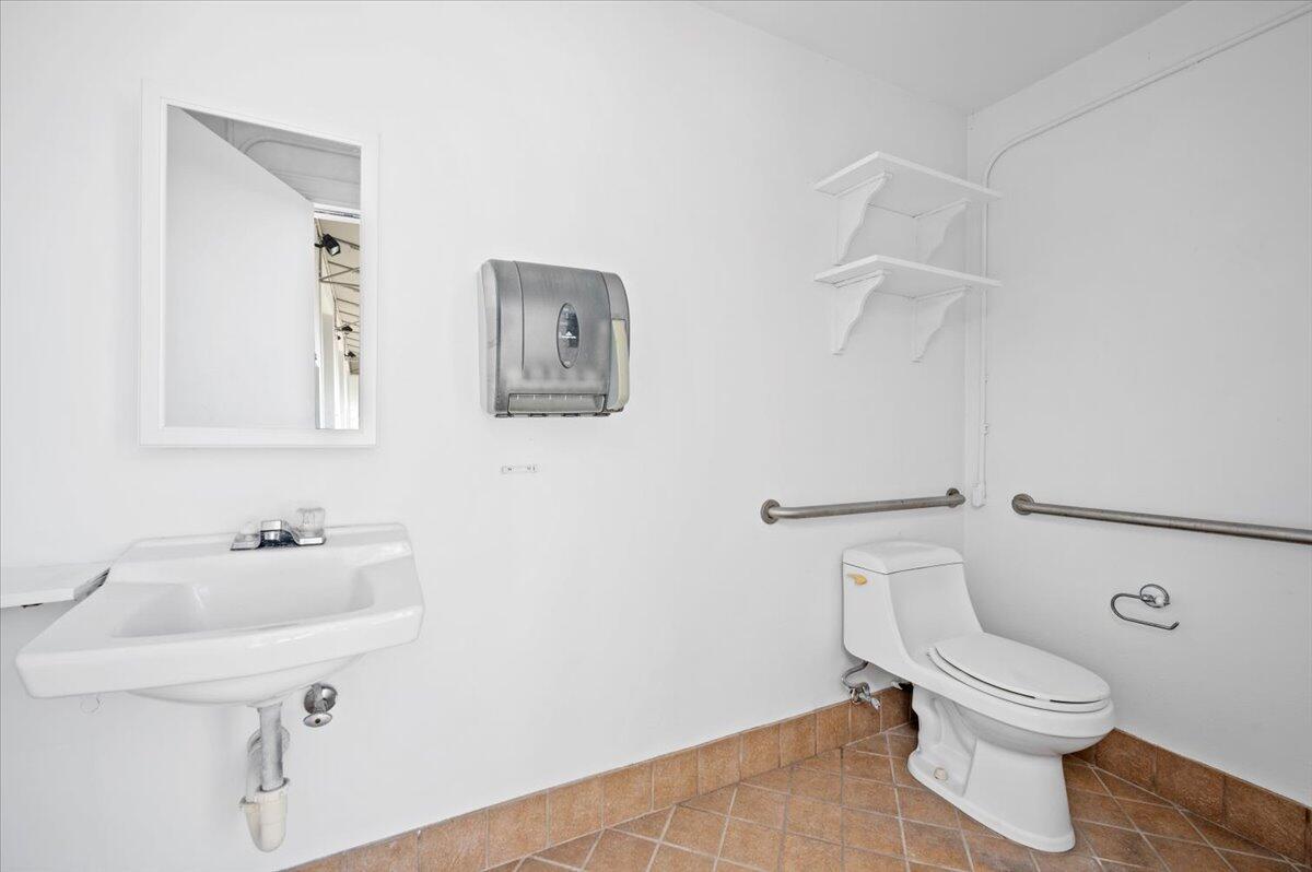 ESTATES OF SOUTH PALM BEA - Commercial Sale