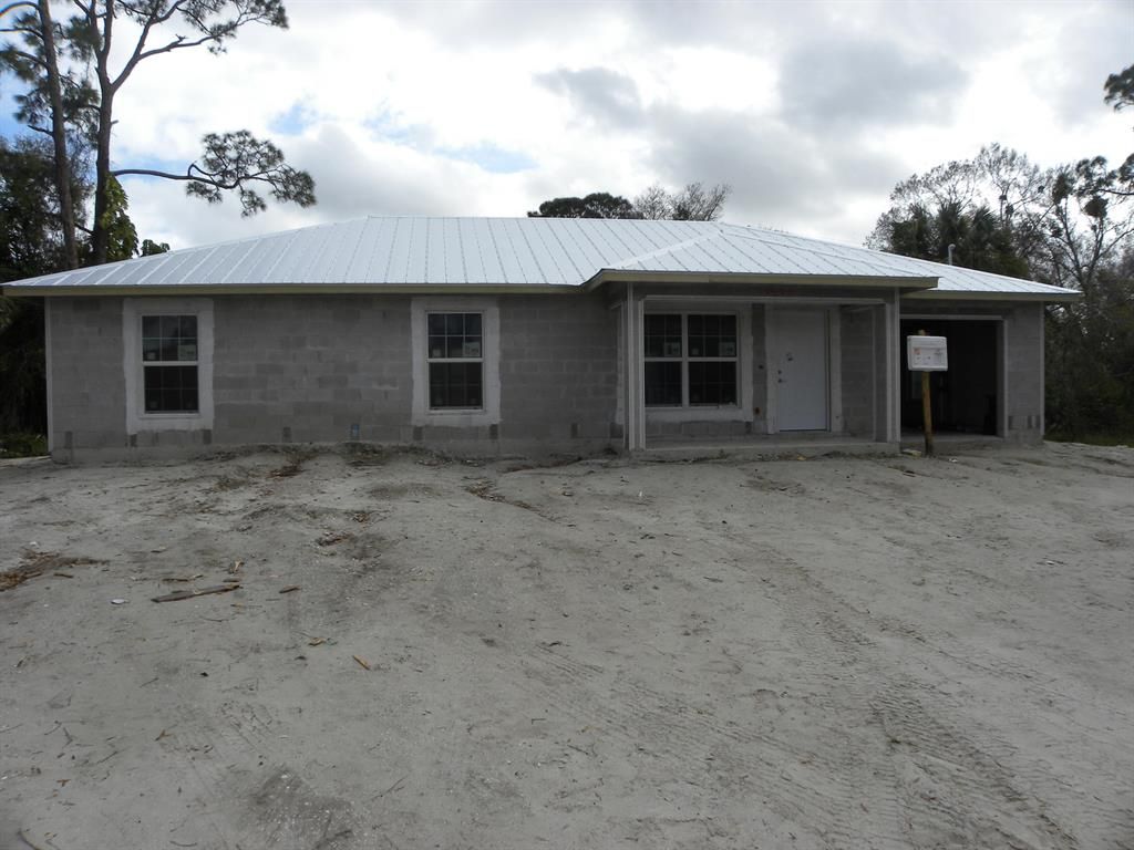 Photo of 5120 Sanibel Avenue, Fort Pierce, FL 34951 (MLS # R10687257)