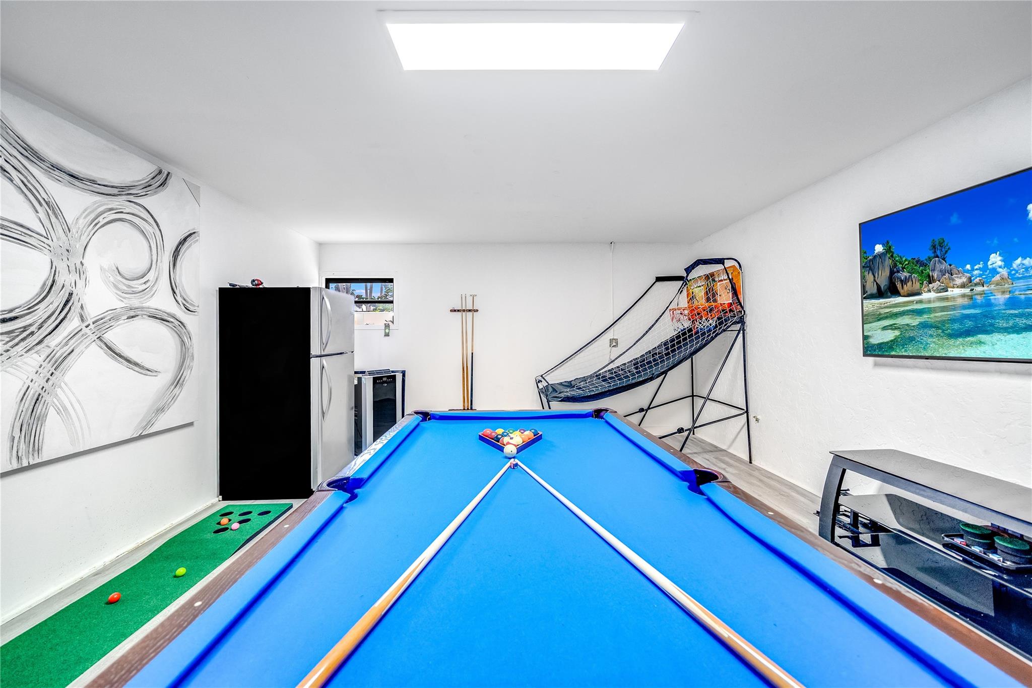 VICTORIA ISLES - Residential Income