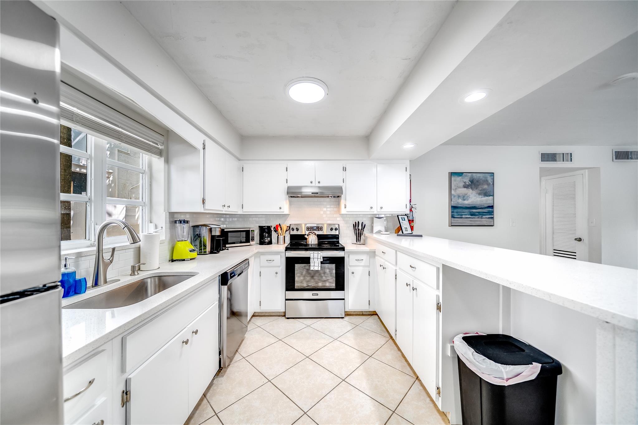 VICTORIA ISLES - Residential Income