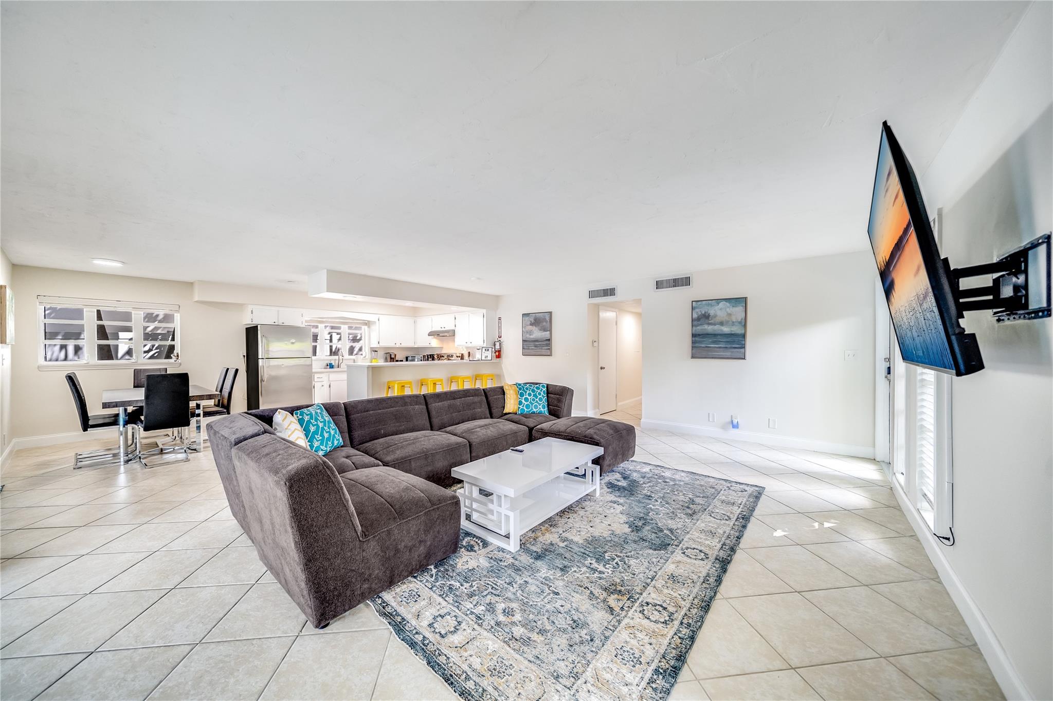 VICTORIA ISLES - Residential Income