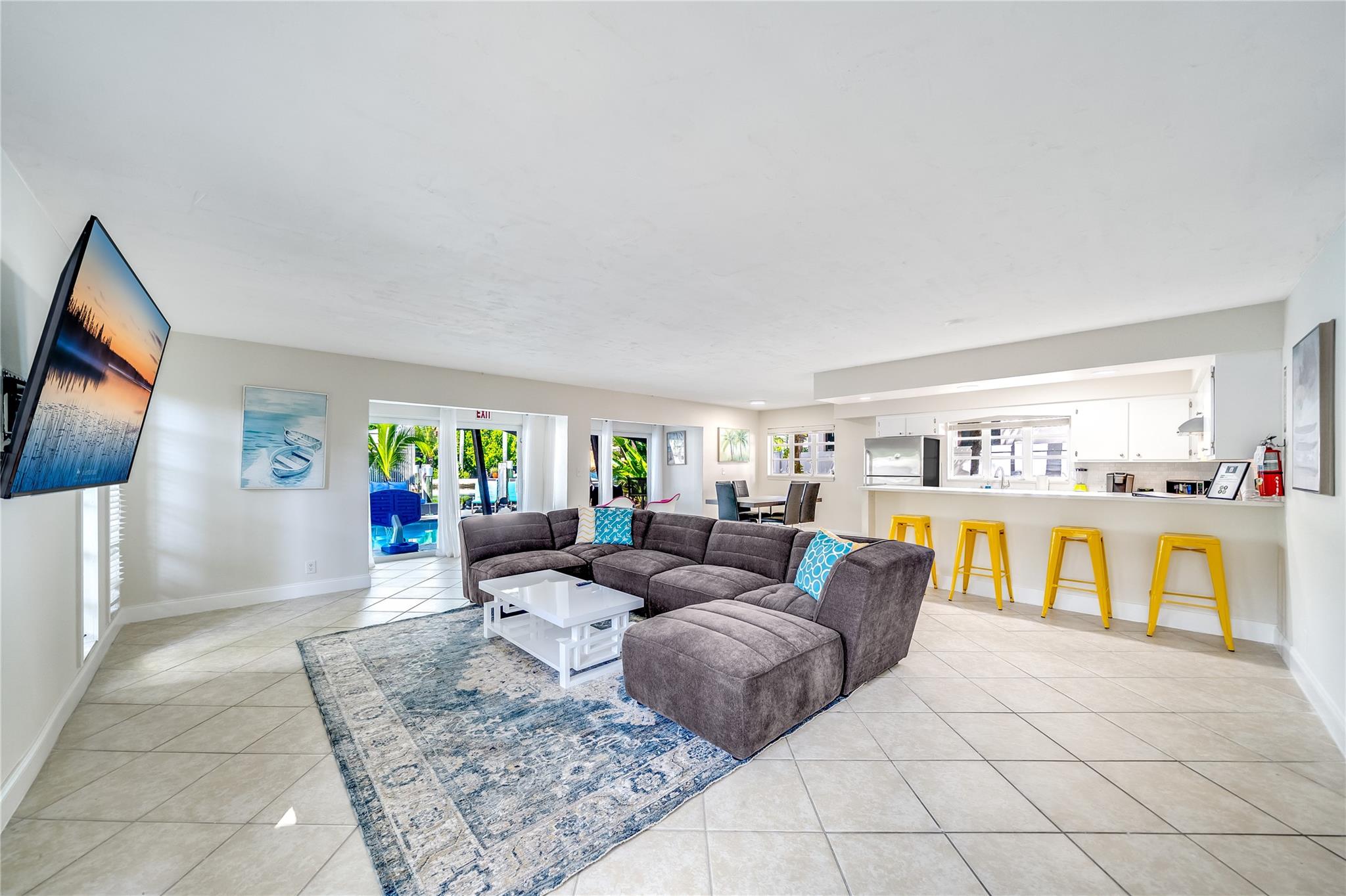 VICTORIA ISLES - Residential Income