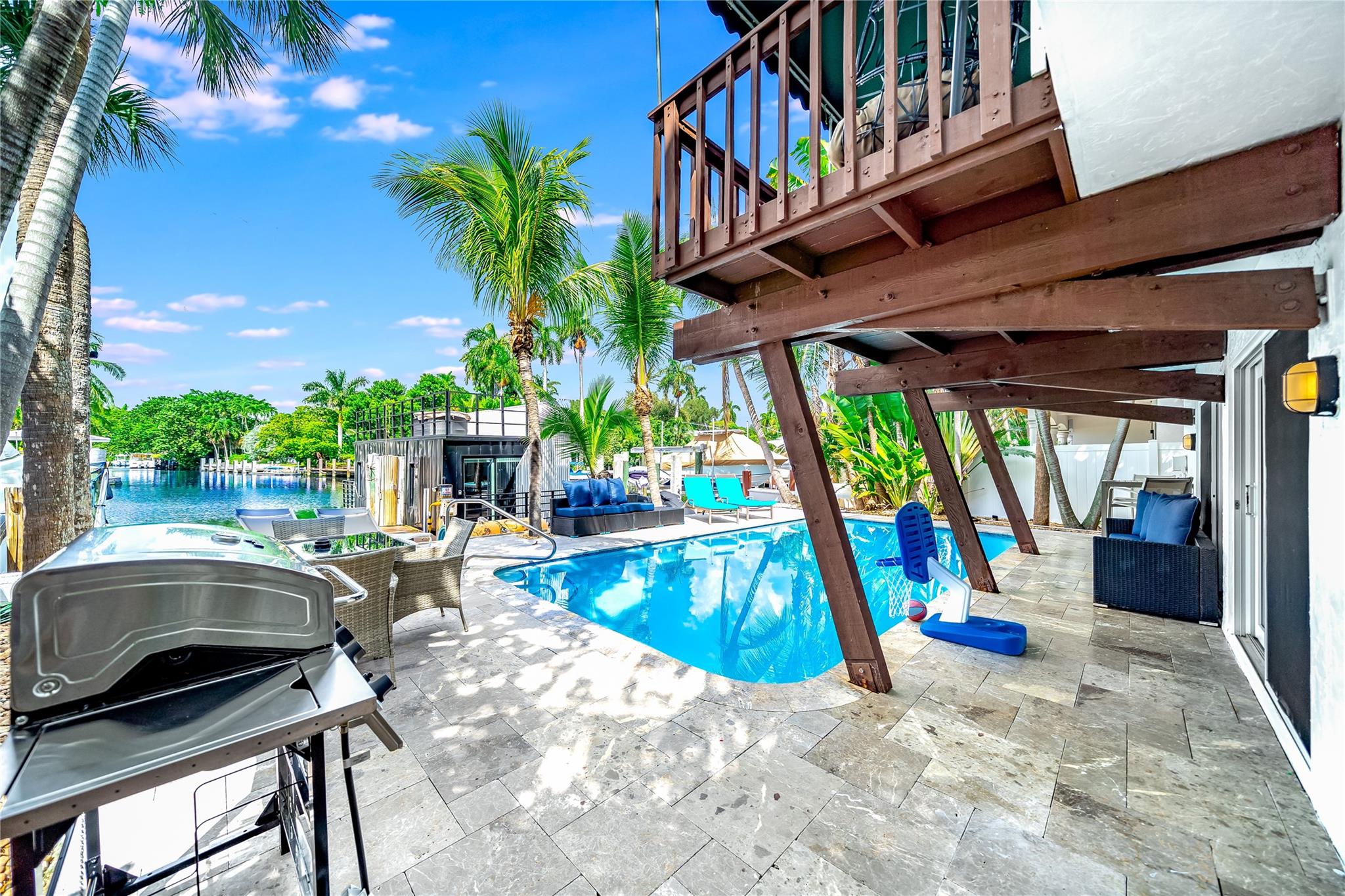 VICTORIA ISLES - Residential Income