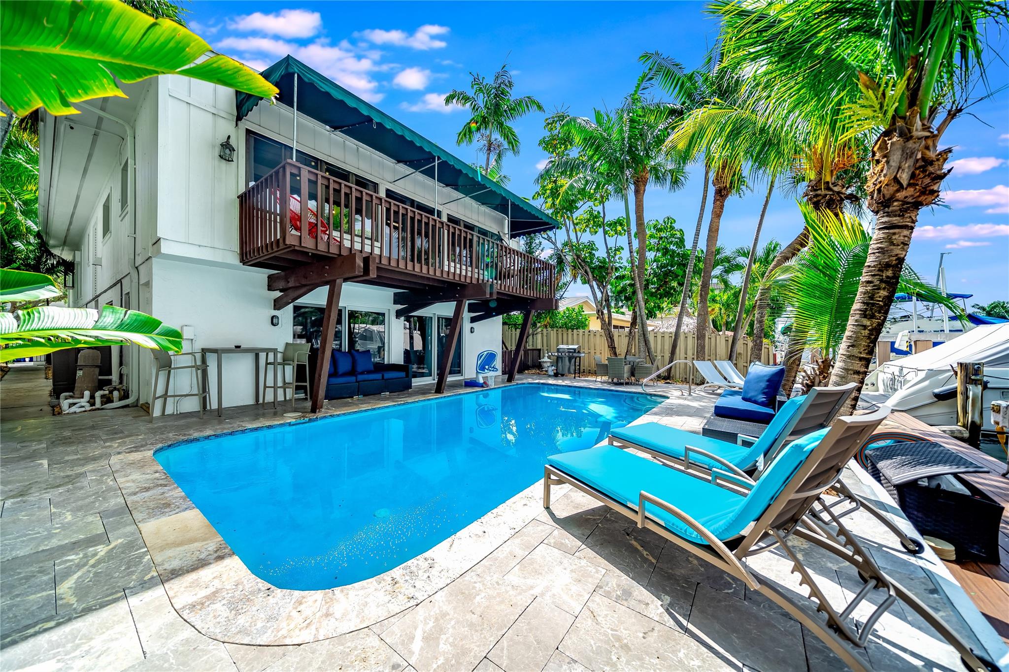 VICTORIA ISLES - Residential Income