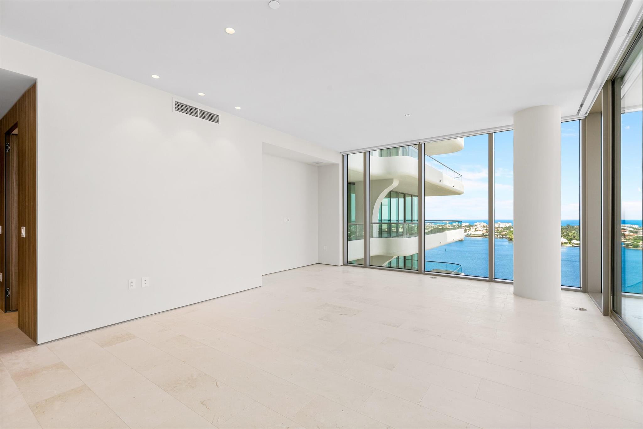 La Clara - Residential