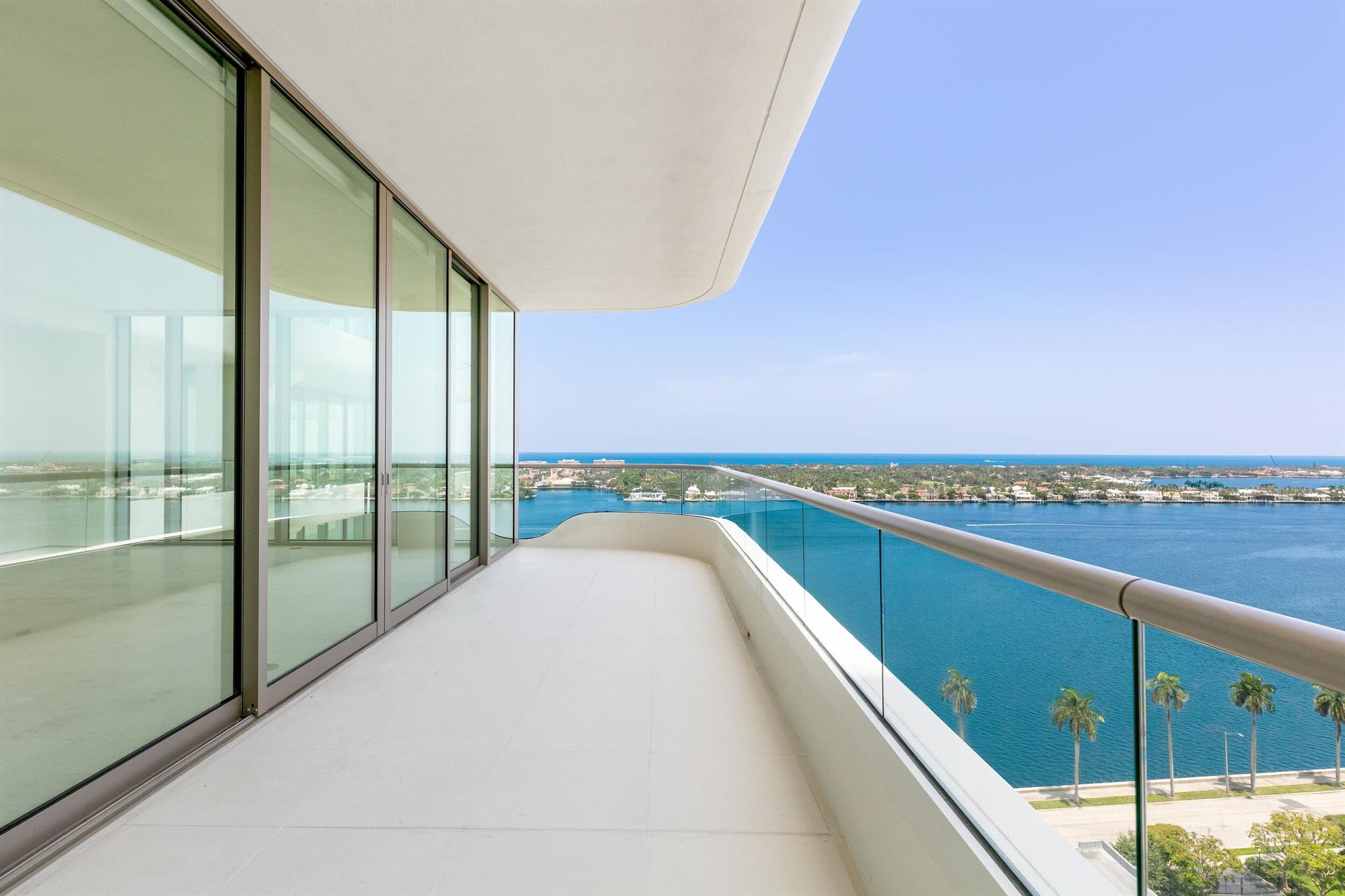 La Clara - Residential