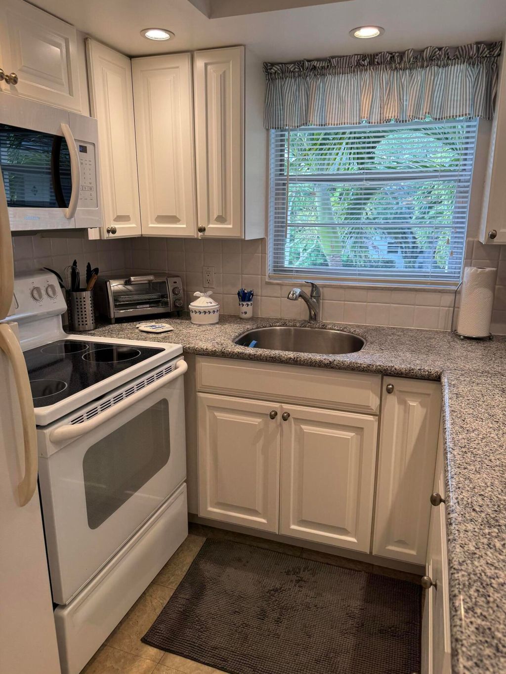 Photo of 260 Prescott M #260, Deerfield Beach, FL 33442 (MLS # B26021429)