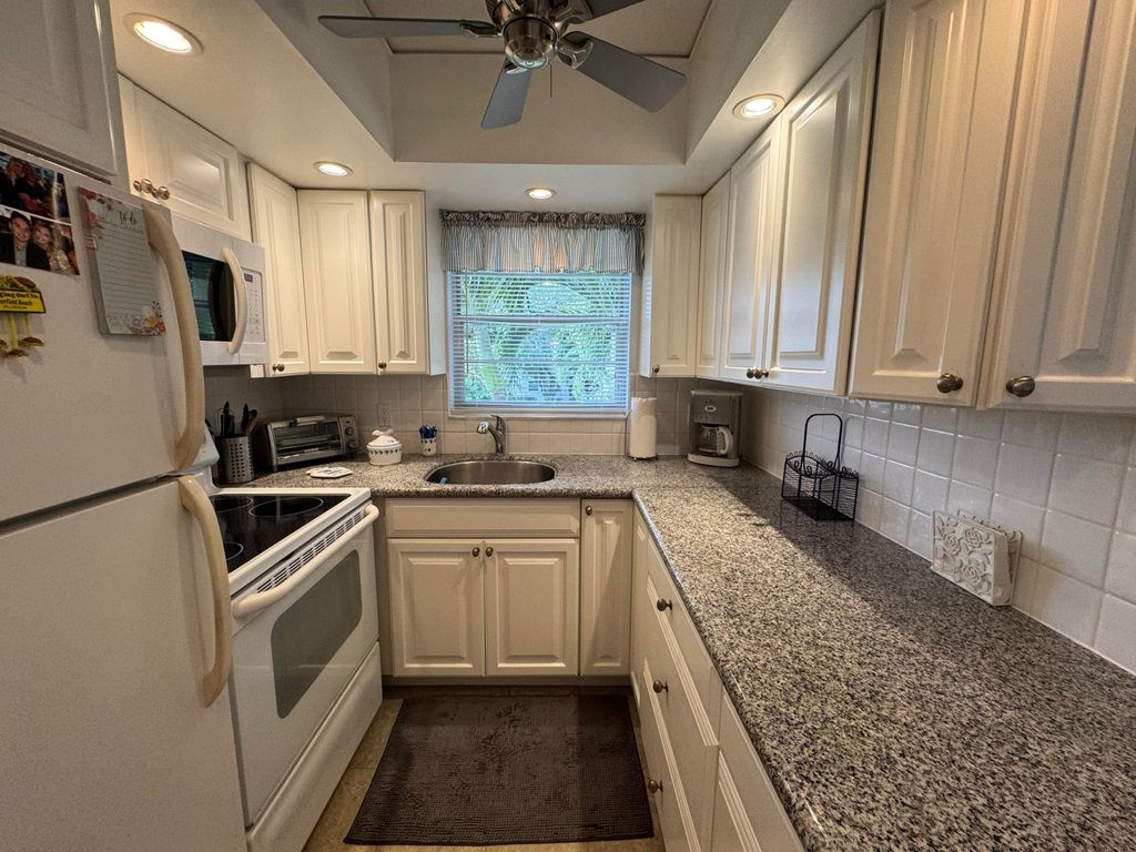 Photo of 260 Prescott M #260, Deerfield Beach, FL 33442 (MLS # B26021429)