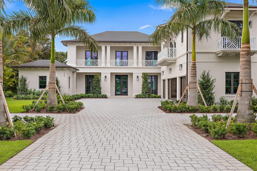 ADMIRALS COVE - Residential