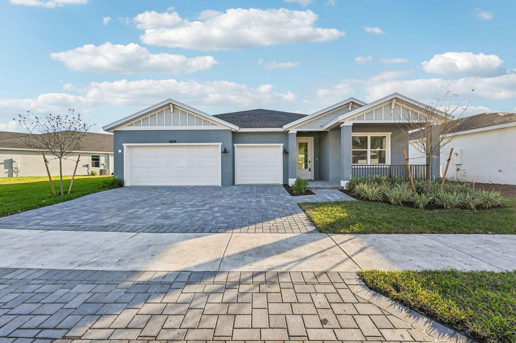 Photo of 5624 Hampton Park Circle, Vero Beach, FL 32966 (MLS # R11142655)