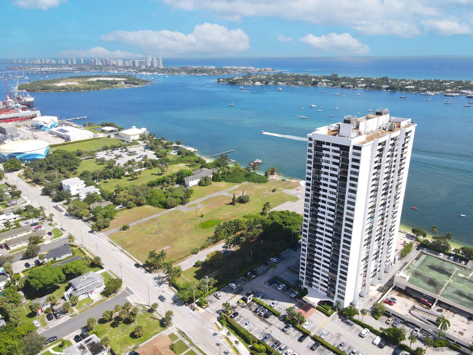 PALM BEACH HOUSE - Residential