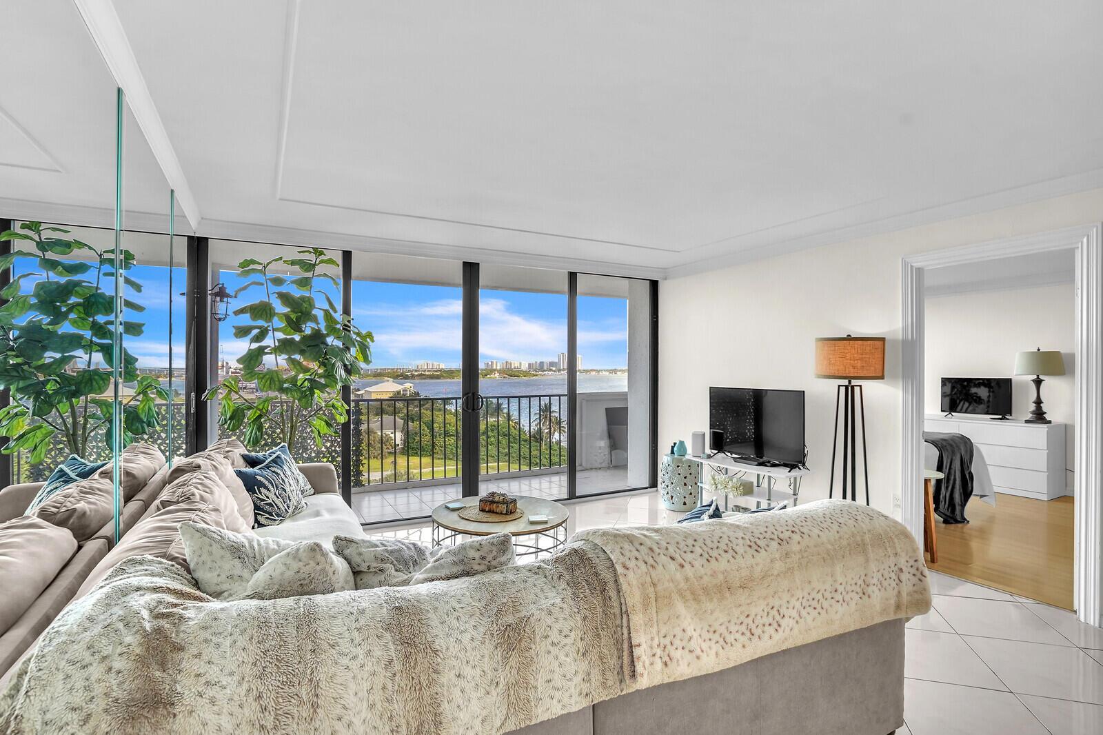 PALM BEACH HOUSE - Residential
