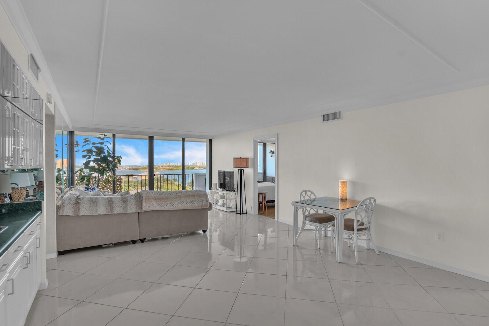 PALM BEACH HOUSE - Residential