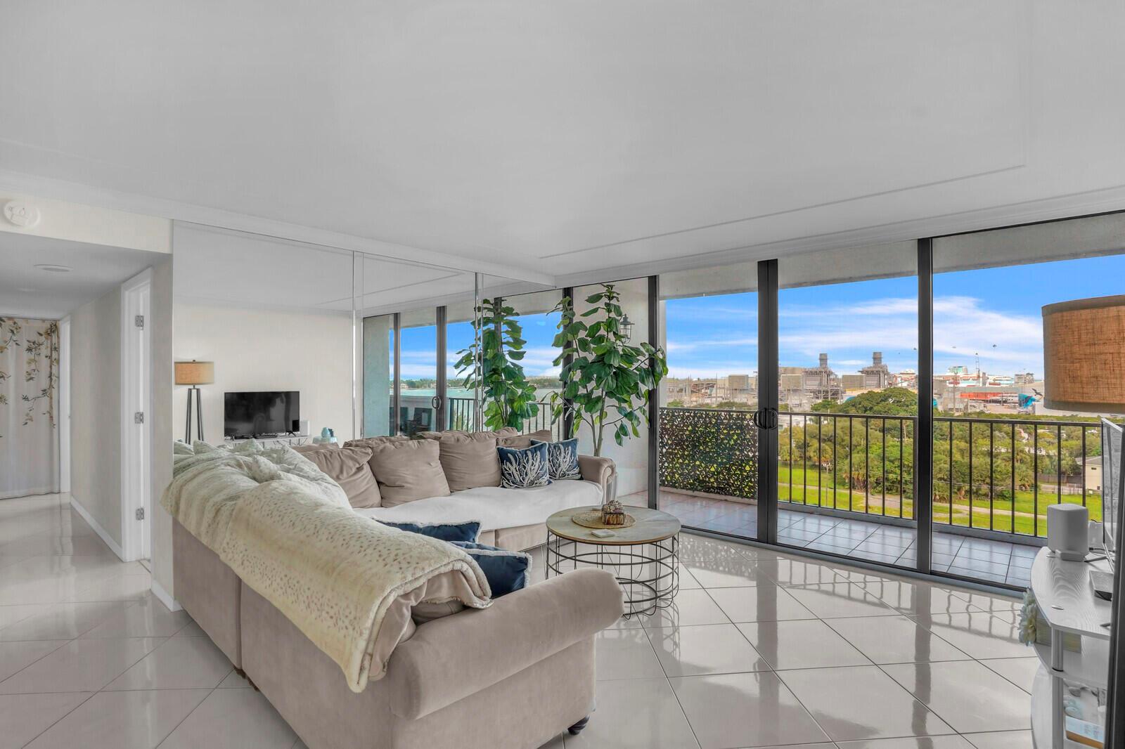 PALM BEACH HOUSE - Residential