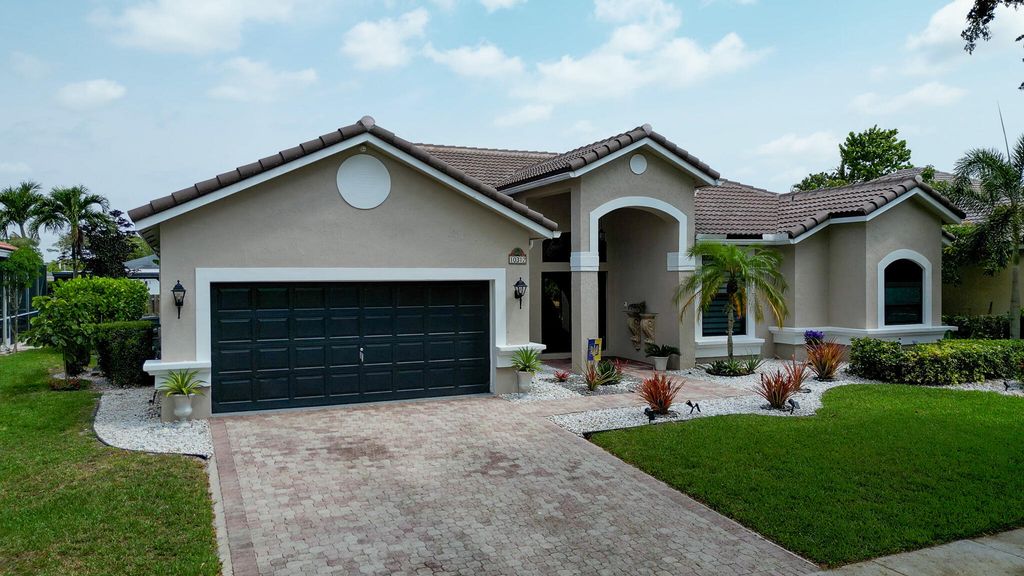 Photo of 10312 Lexington Estates Boulevard, Boca Raton, FL 33428 (MLS # R10987832)