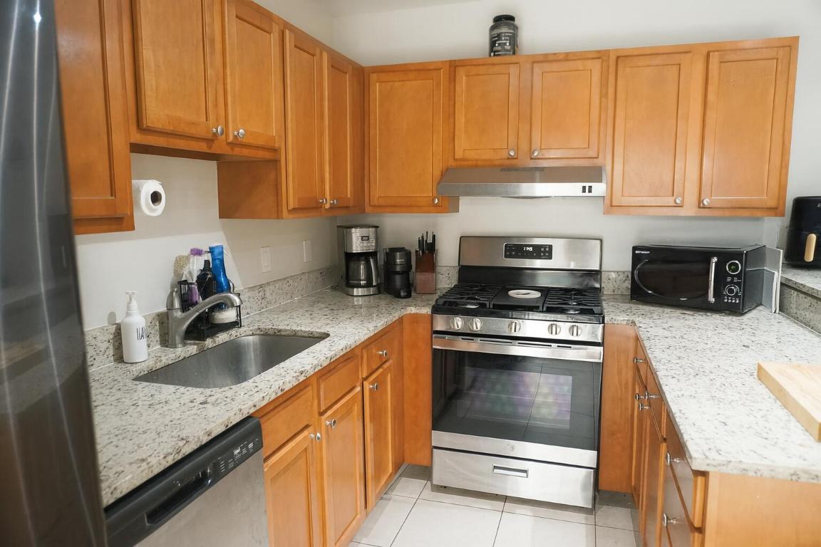 WATERSIDE ESTATES - Residential