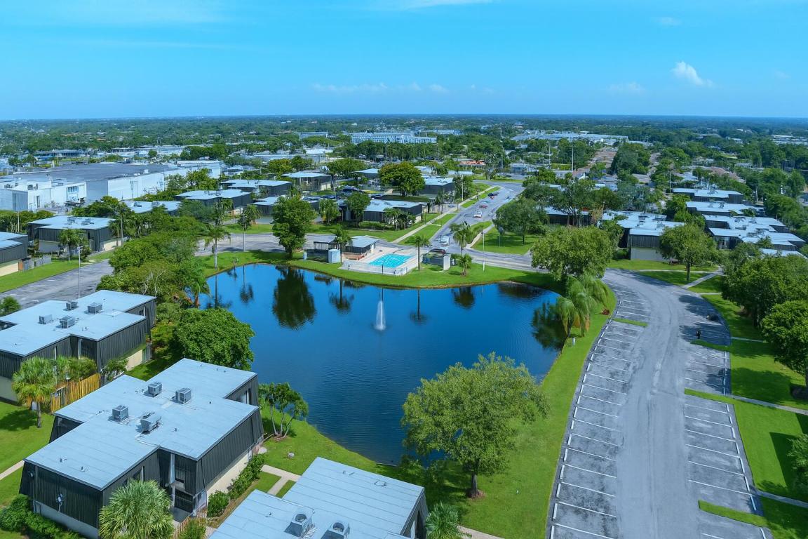 WATERSIDE ESTATES - Residential