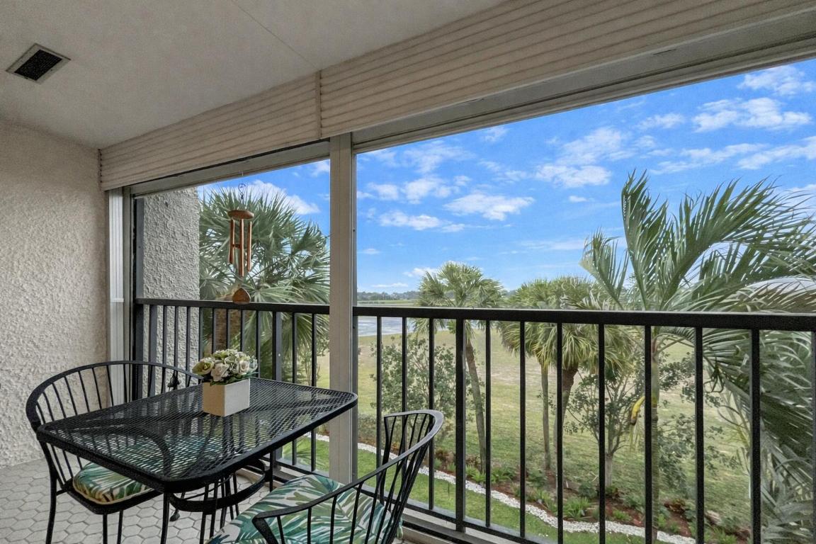 FOUNTAINS OF PALM BEACH CONDO 4 - Residential