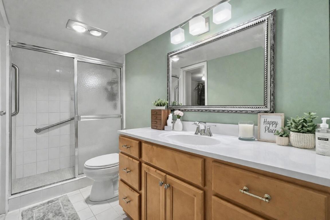 FOUNTAINS OF PALM BEACH CONDO 4 - Residential