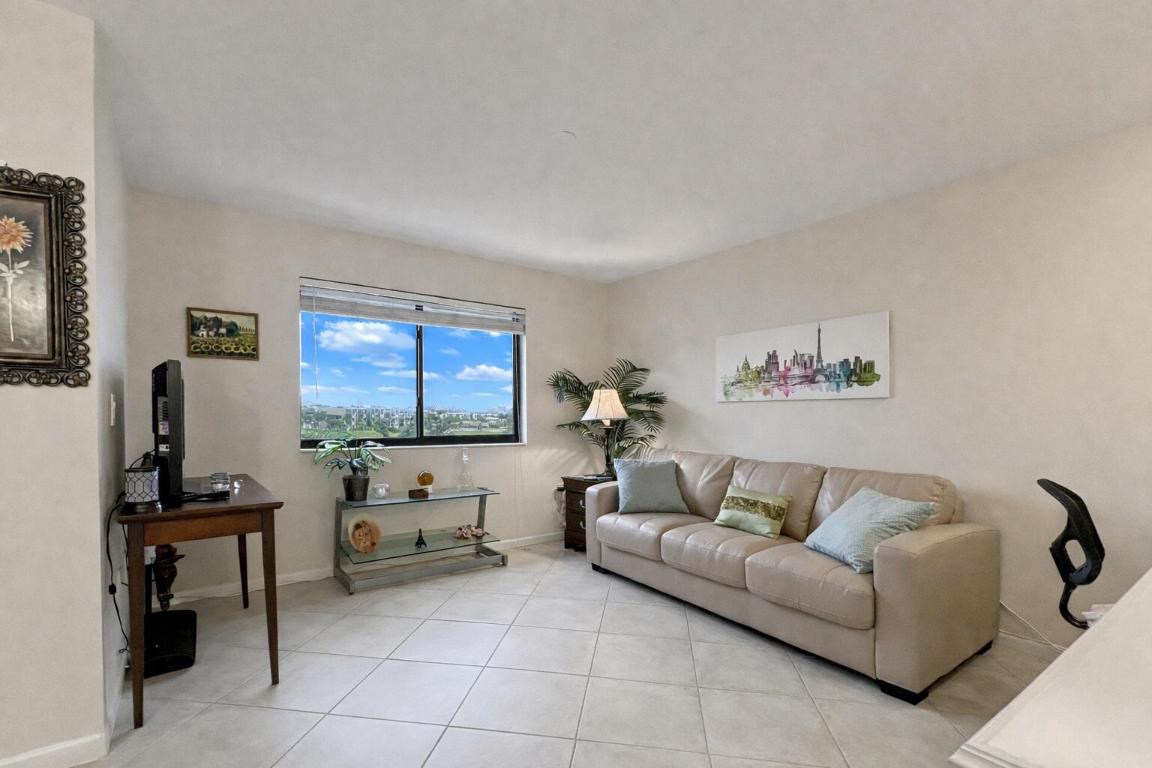 FOUNTAINS OF PALM BEACH CONDO 4 - Residential