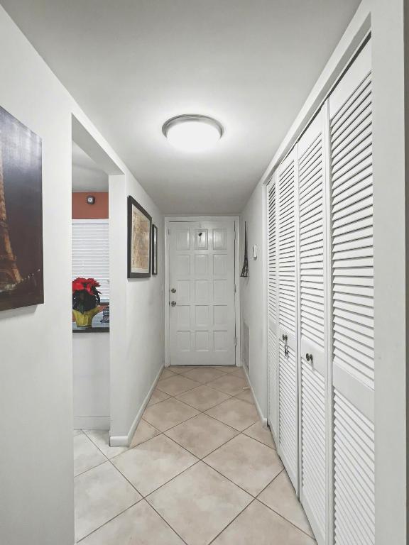 FOUNTAINS OF PALM BEACH CONDO 4 - Residential