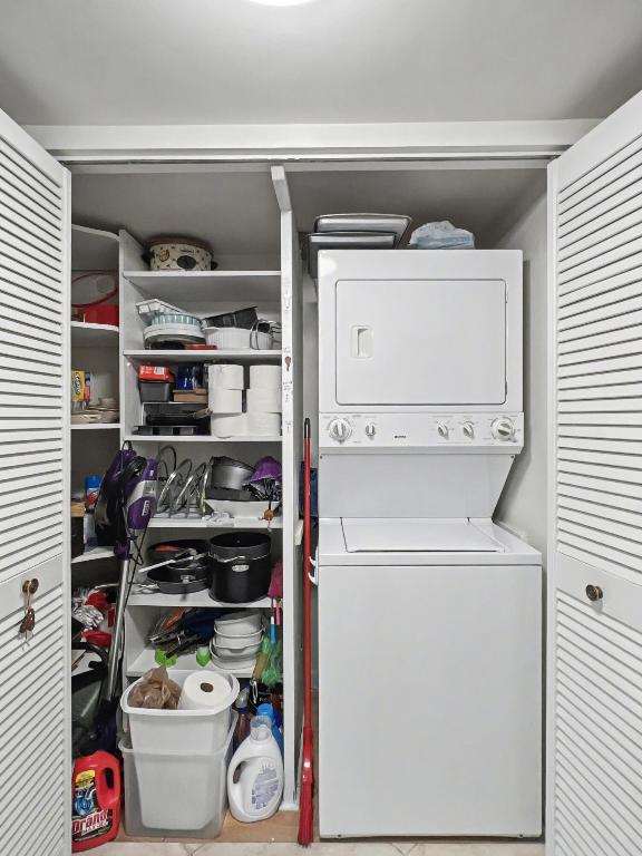 FOUNTAINS OF PALM BEACH CONDO 4 - Residential