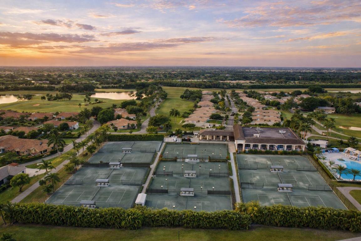 FOUNTAINS OF PALM BEACH CONDO 4 - Residential