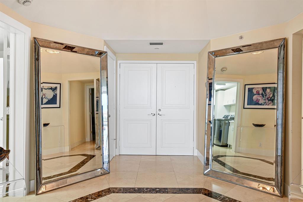 2100 Cond at Sloans Curve - Residential