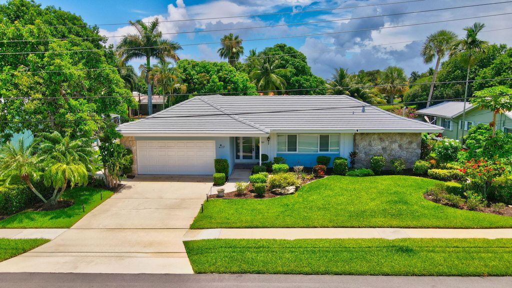 Photo of 110 SW 11th Court, Boca Raton, FL 33486 (MLS # R11005893)