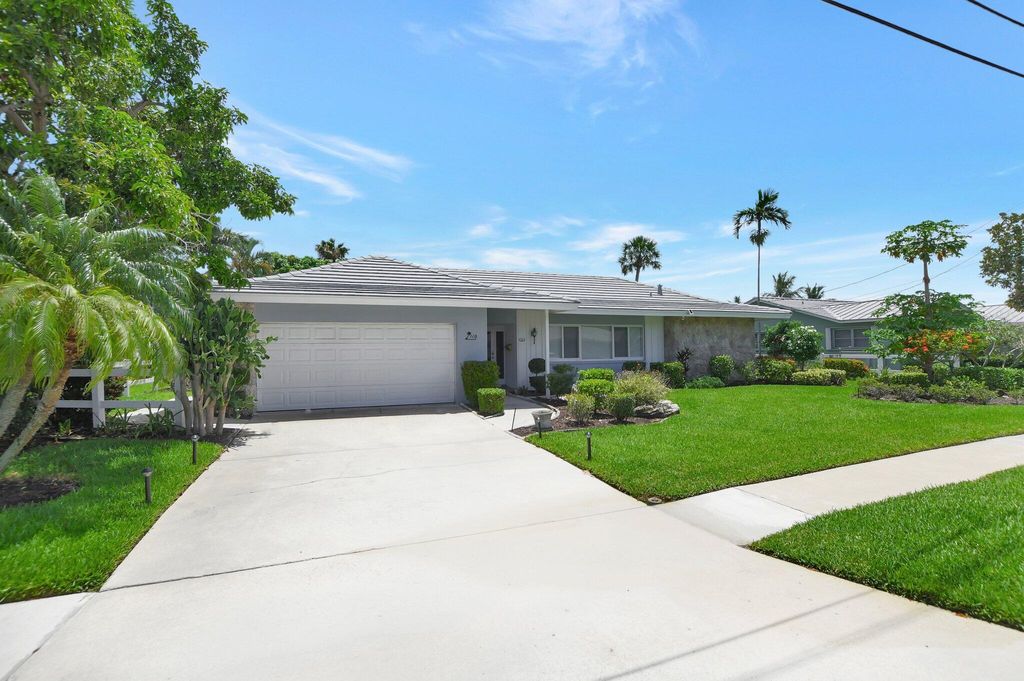 Photo of 110 SW 11th Court, Boca Raton, FL 33486 (MLS # R11005893)