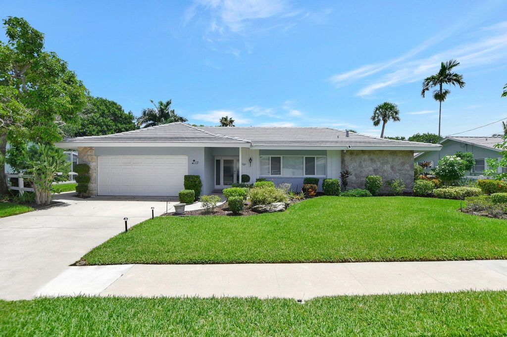 Photo of 110 SW 11th Court, Boca Raton, FL 33486 (MLS # R11005893)