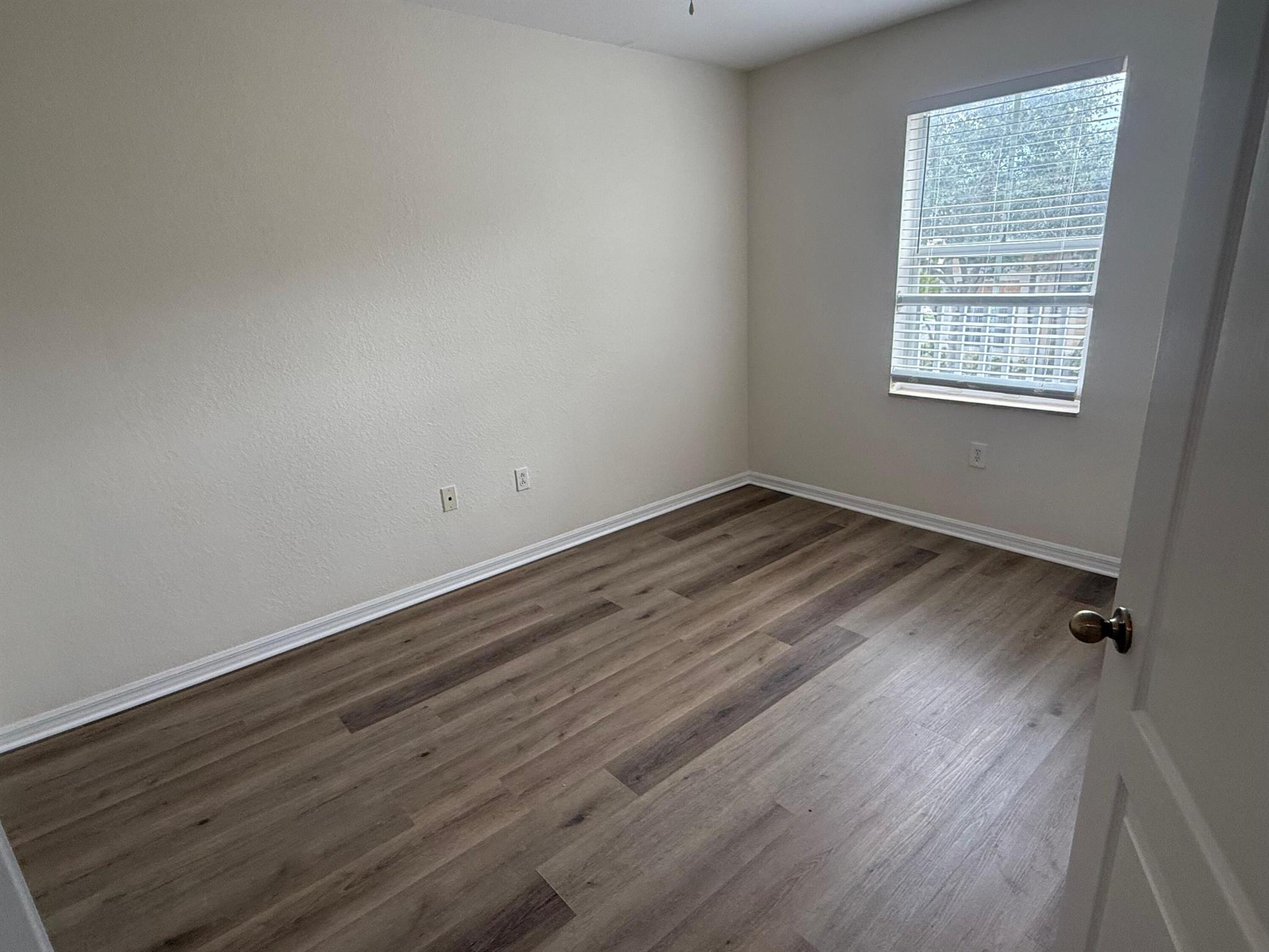 MELROSE POINT CONDO - Residential Lease