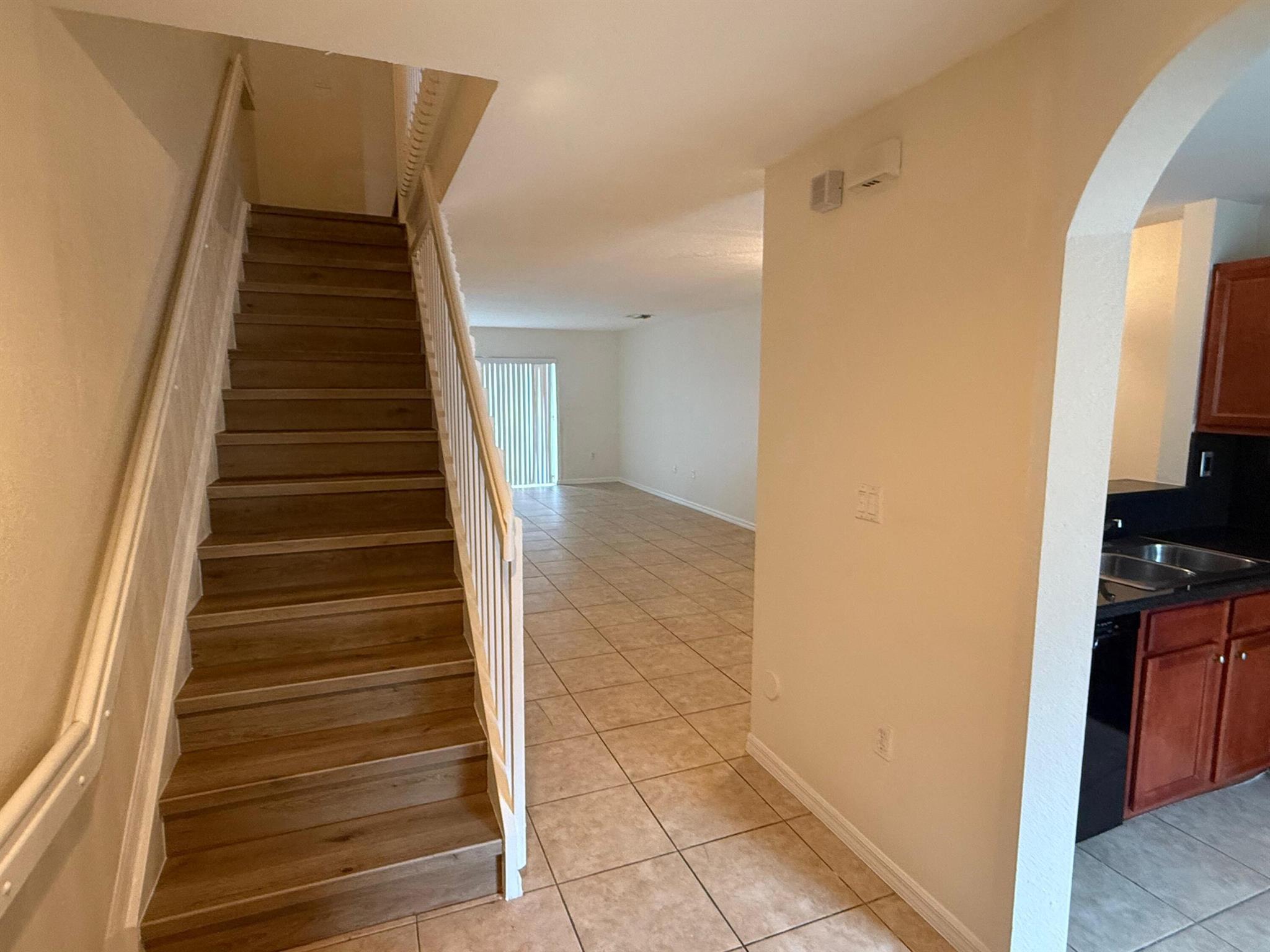 MELROSE POINT CONDO - Residential Lease