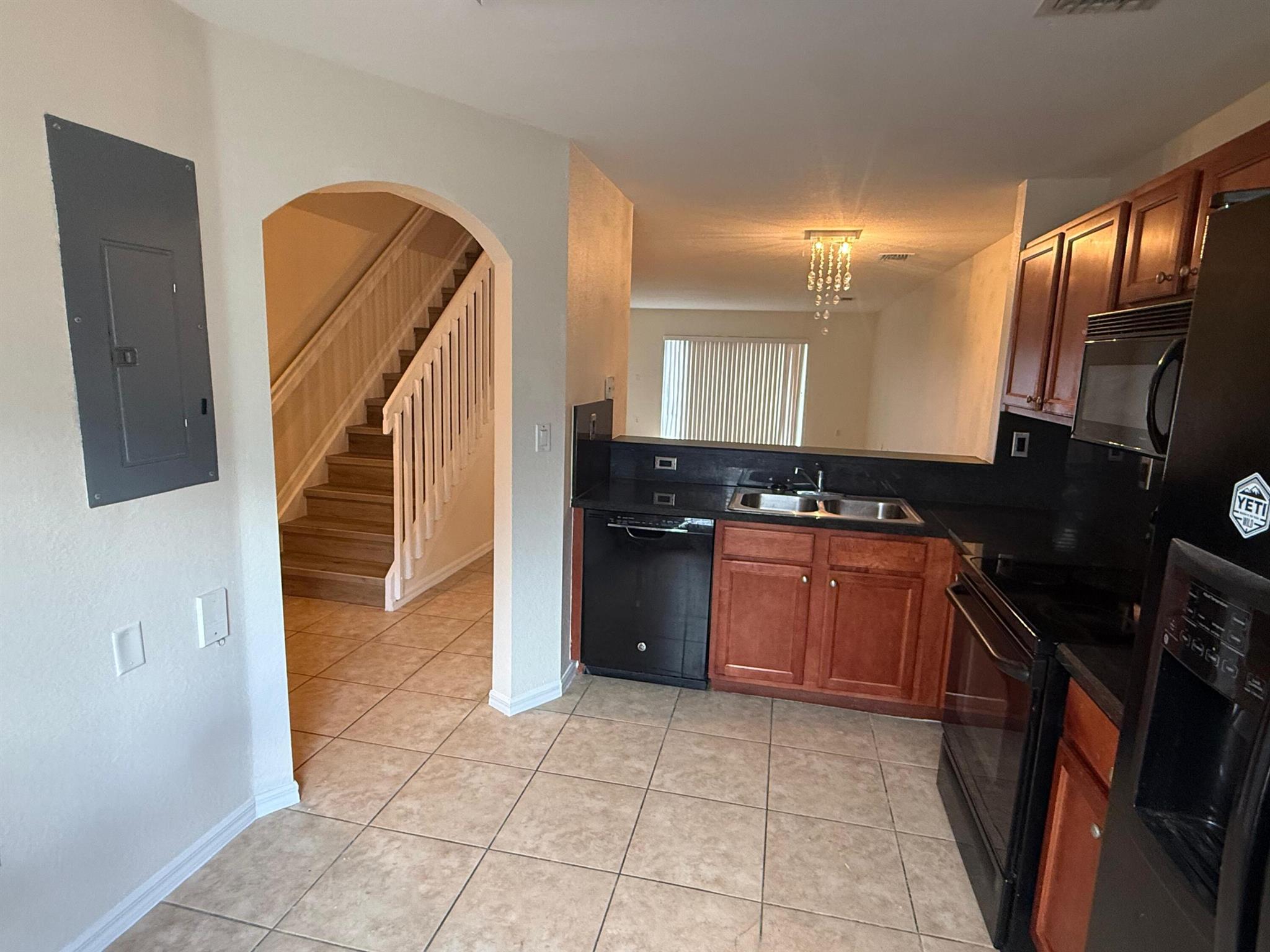 MELROSE POINT CONDO - Residential Lease