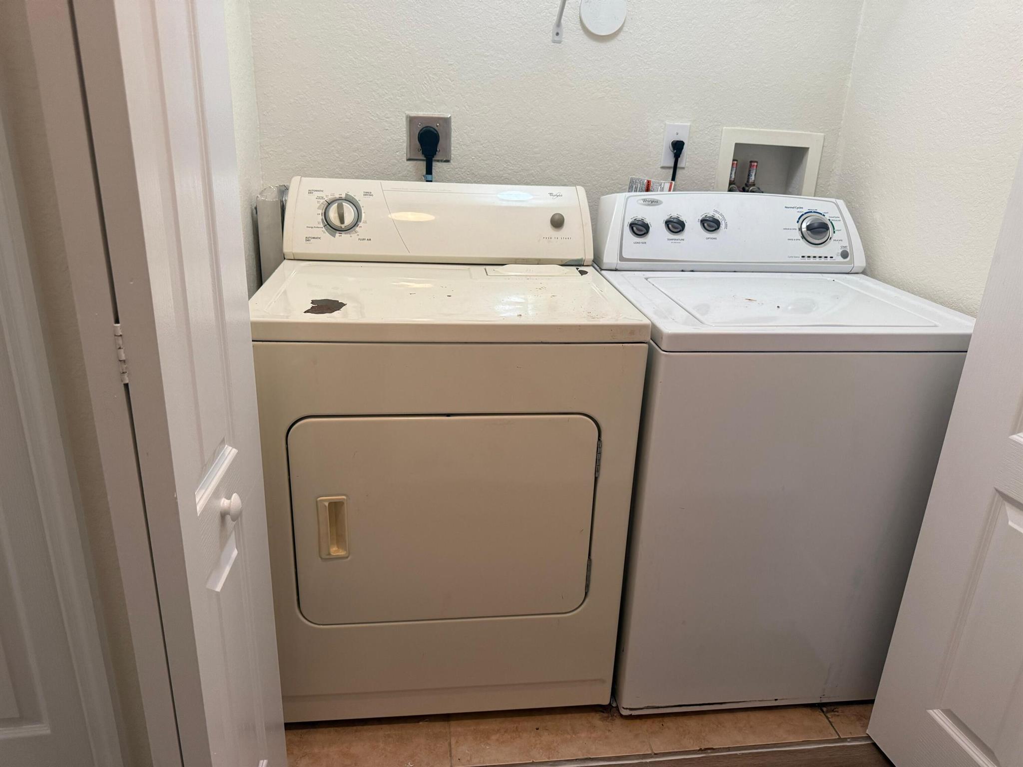 MELROSE POINT CONDO - Residential Lease