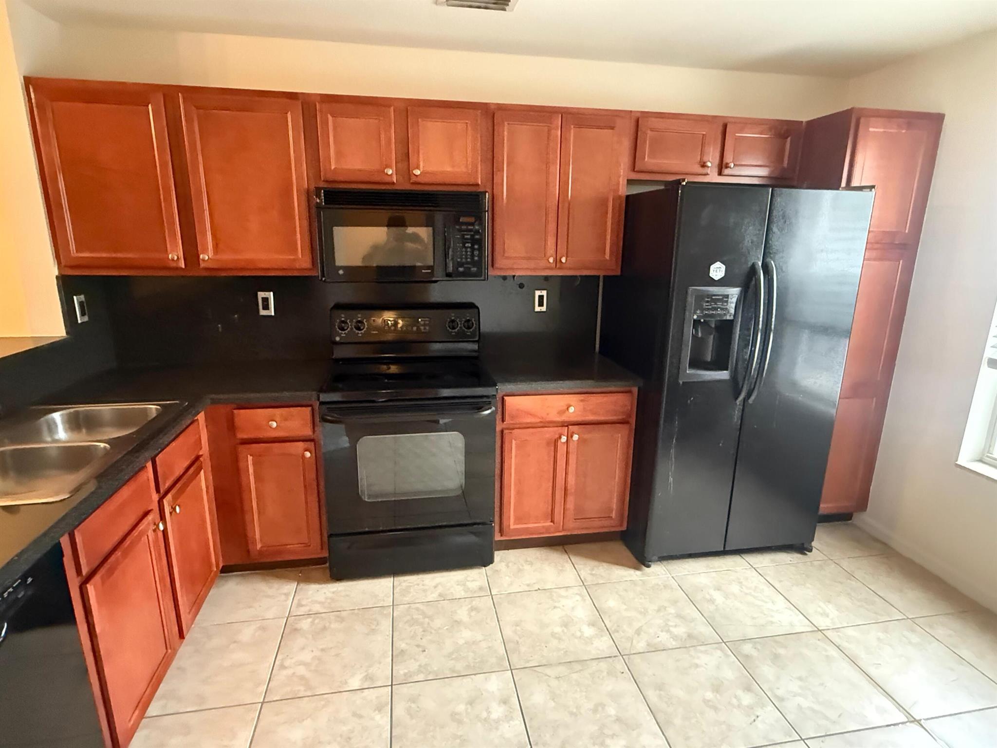 MELROSE POINT CONDO - Residential Lease
