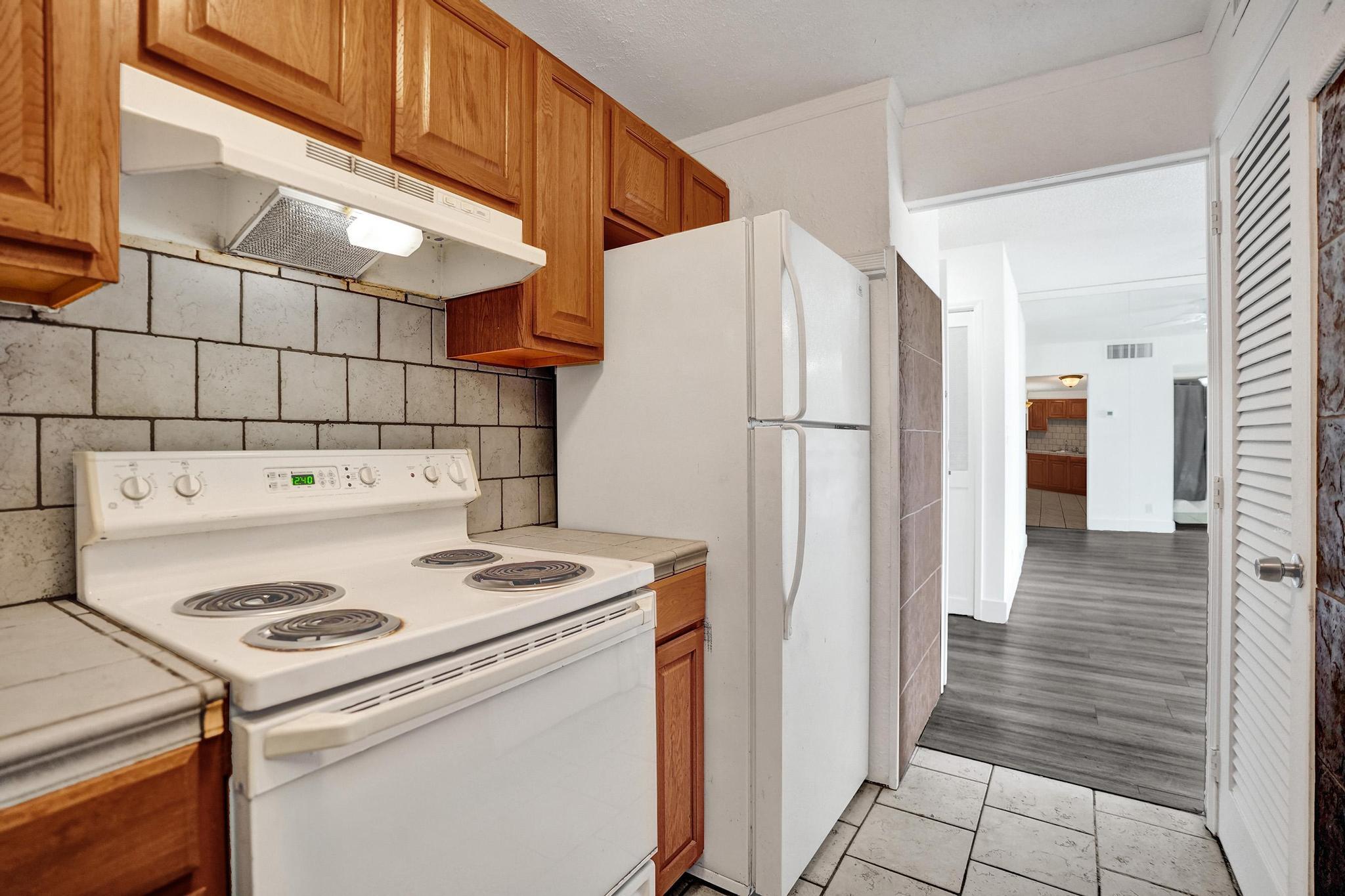 VICTORIA PARK TOWER CONDO - Residential