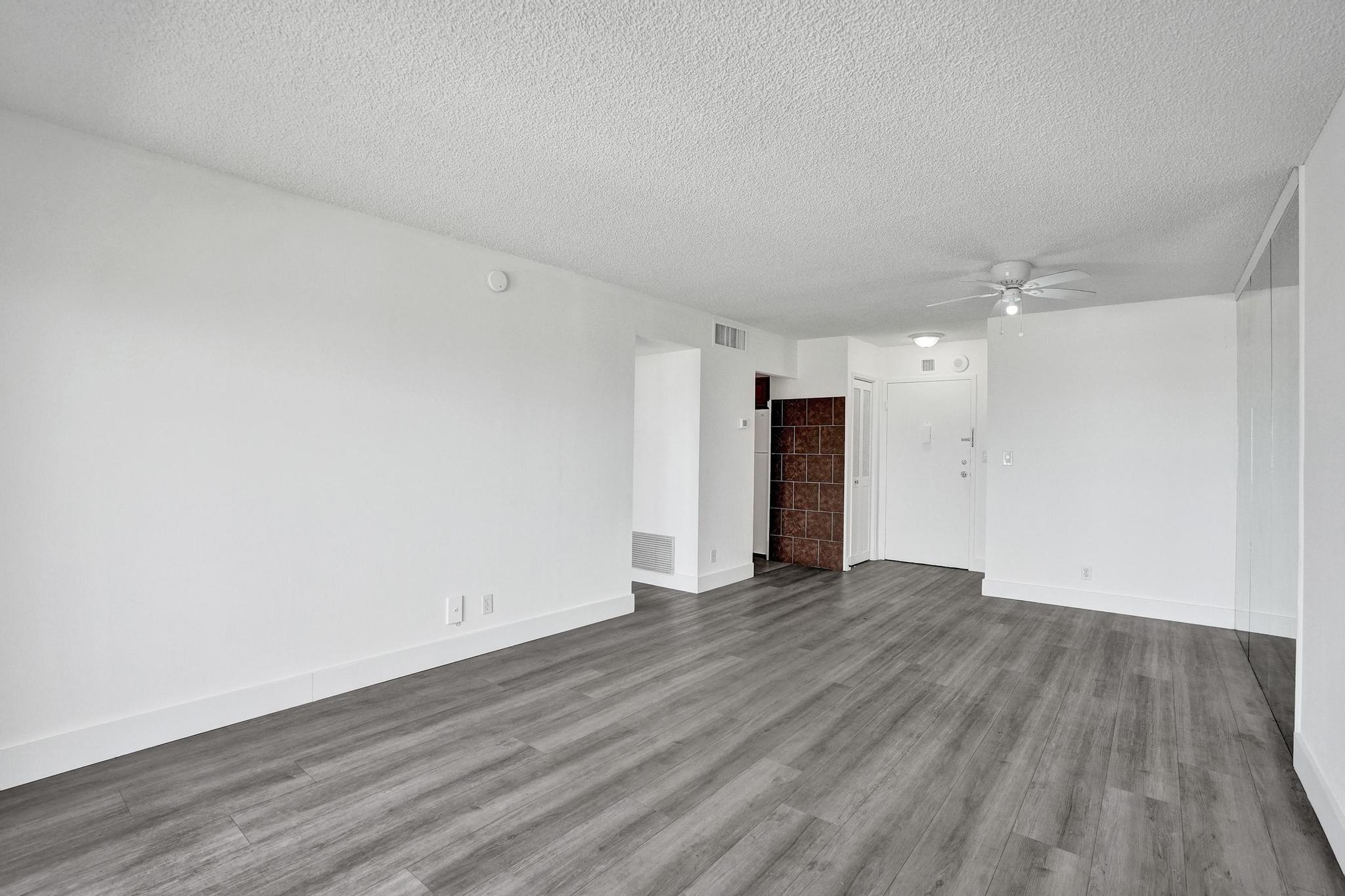 VICTORIA PARK TOWER CONDO - Residential