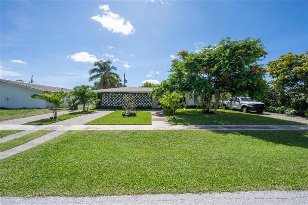 Photo of 500 Michigan Place, West Palm Beach, FL 33409 (MLS # R10729286)