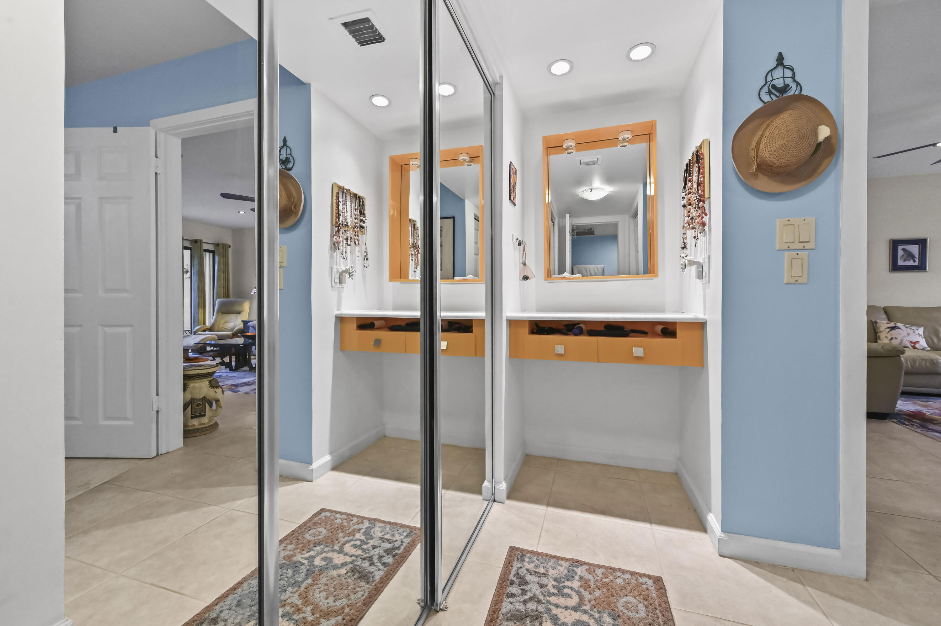 SOUTHGATE CONDO - Residential