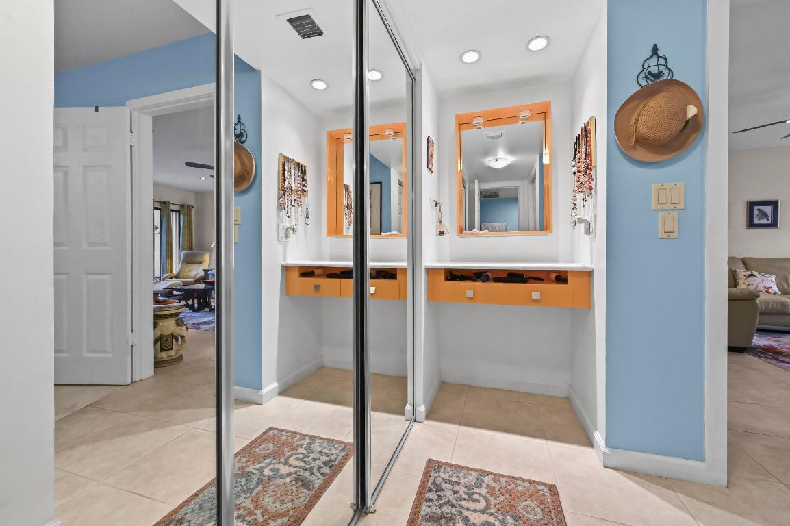 SOUTHGATE CONDO - Residential