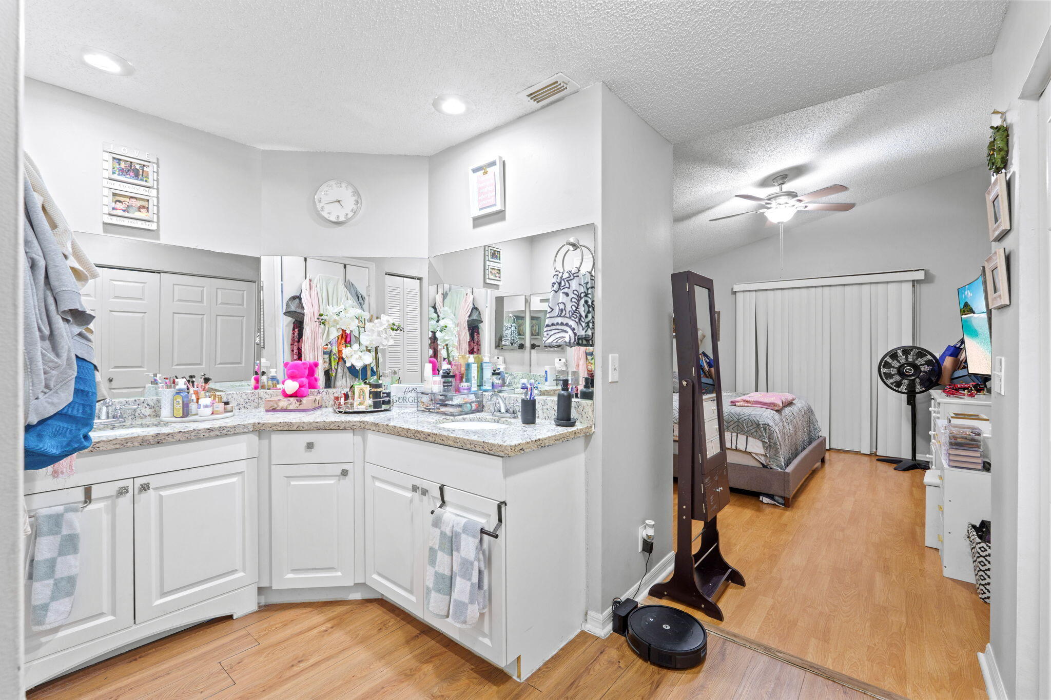 VICTORIA WOODS 1 - Residential