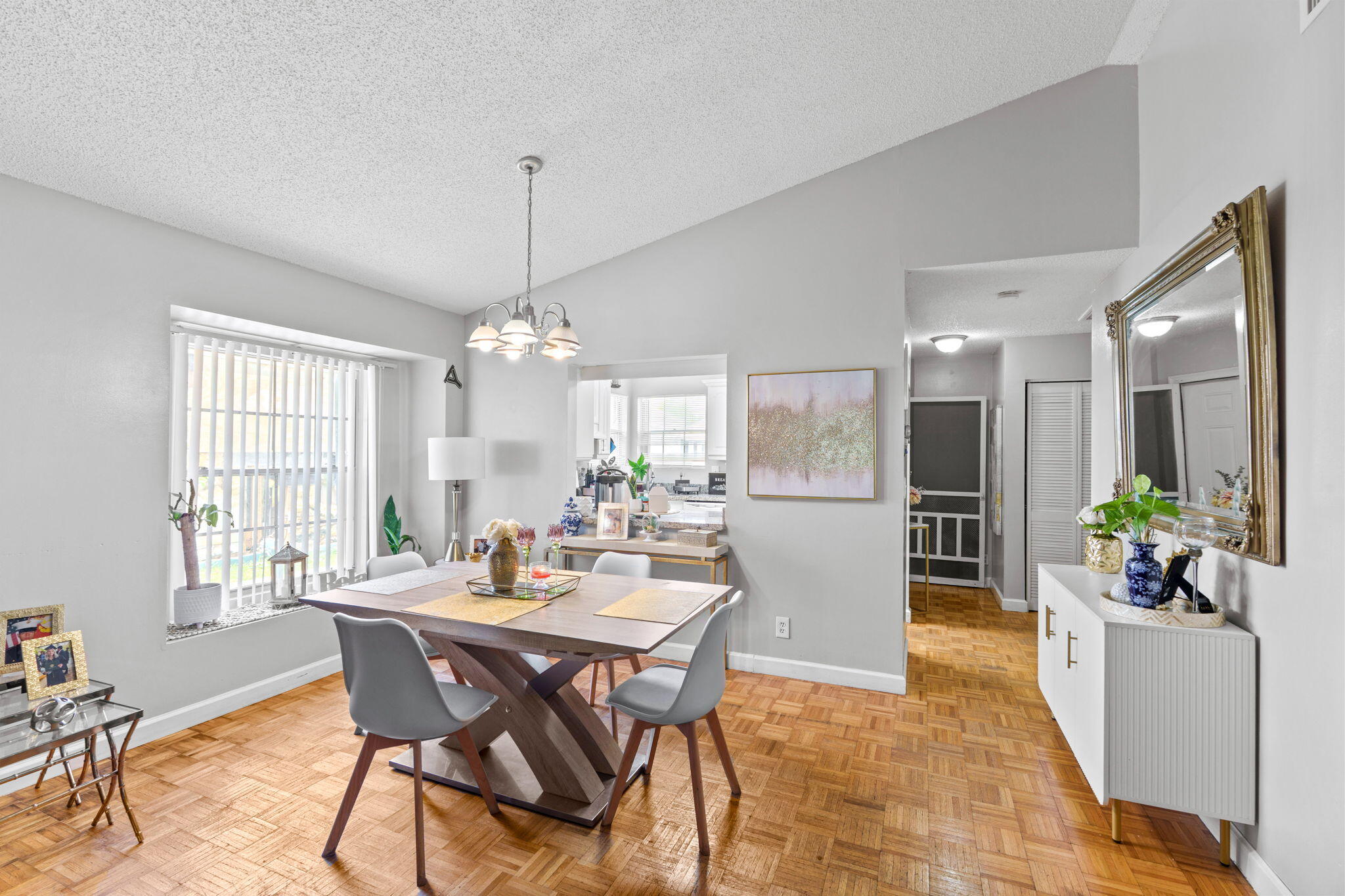 VICTORIA WOODS 1 - Residential