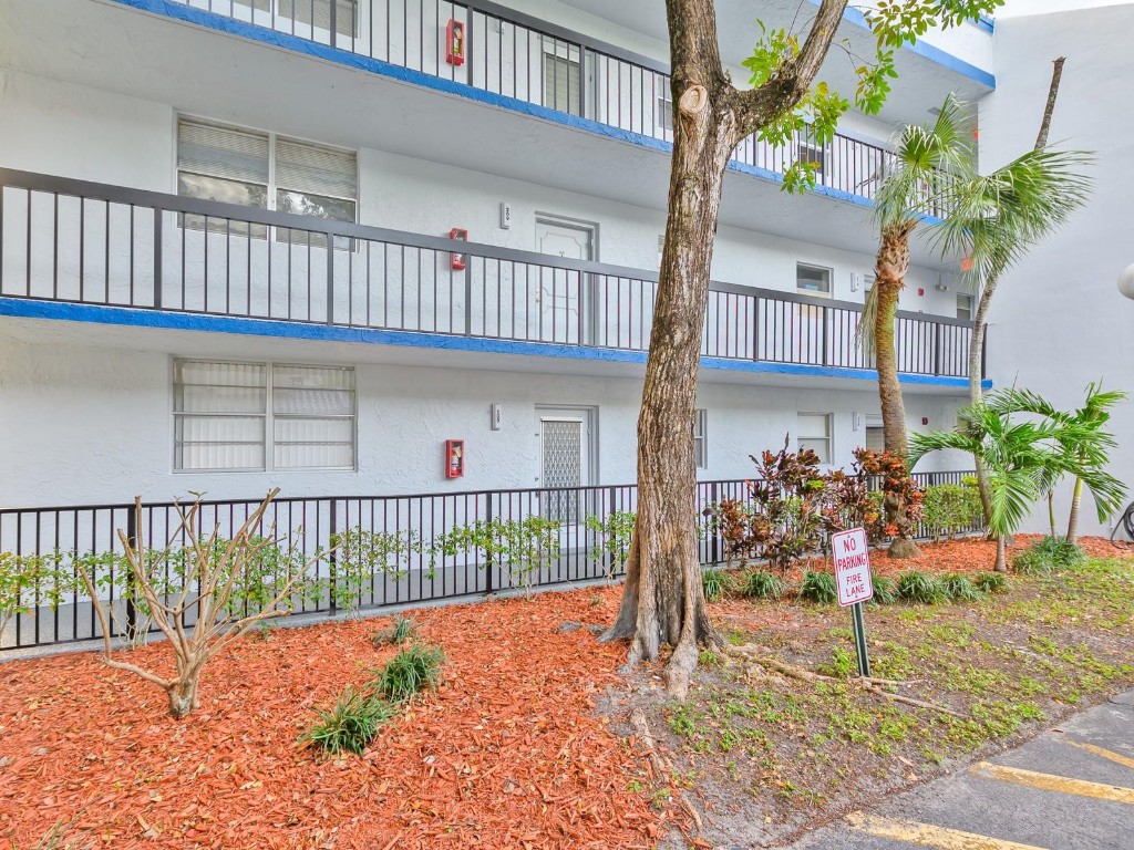 HOLIDAY SPRINGS VILLAGE - Residential