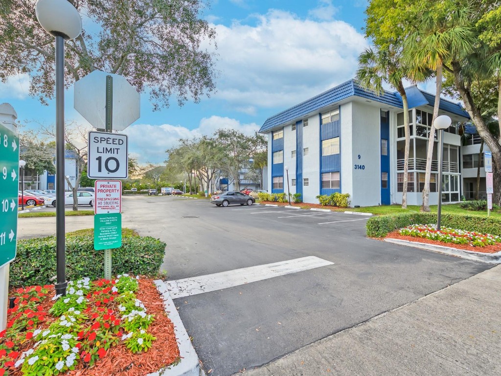 HOLIDAY SPRINGS VILLAGE - Residential