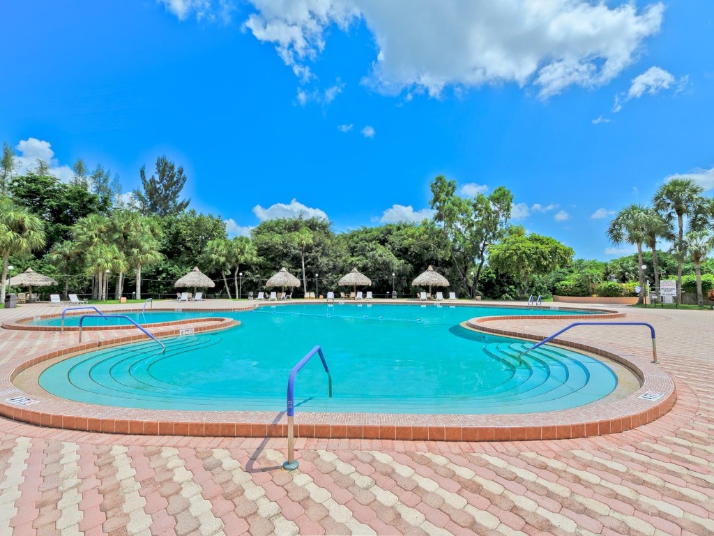 HOLIDAY SPRINGS VILLAGE - Residential
