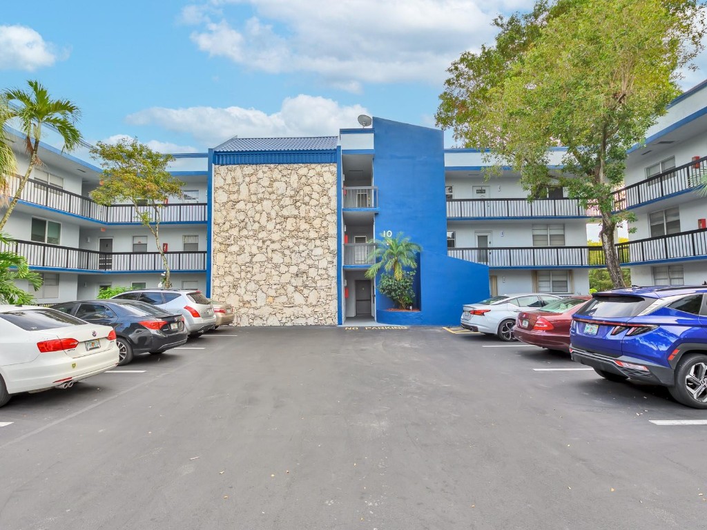 HOLIDAY SPRINGS VILLAGE - Residential
